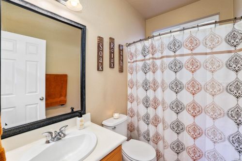 1125 Valley Glen Dr, Liberty Farms CA  95620-4835 exterior