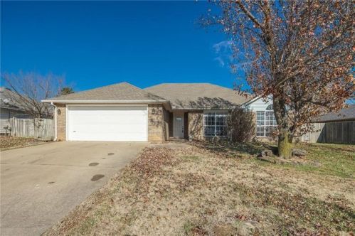 3260 Barite Dr, Fayetteville, AR 72704-5624