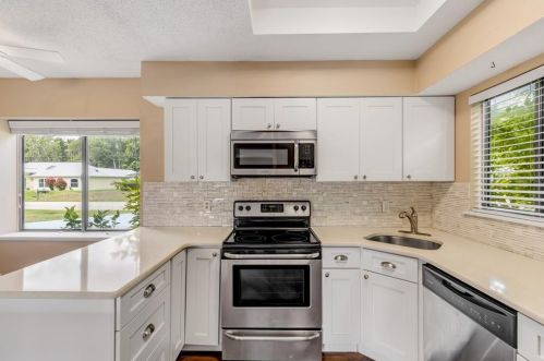 2819 Silver Palm Dr, Edgewater FL 32141-5501 exterior