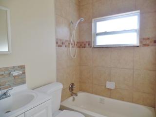 400 Manor Blvd, Palm Harbor FL  34683-1323 exterior