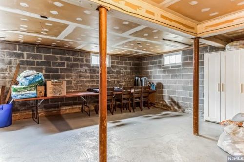 24 Un Ave, Nutley NJ  07110-3325 exterior