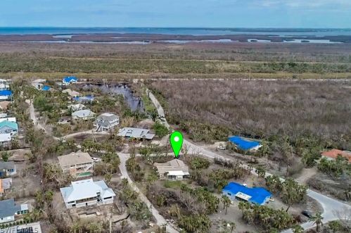 4752 Rue Helene, Sanibel FL  33957-2612 exterior