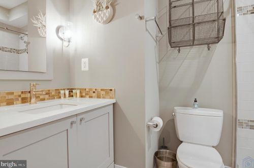 1707 Minnesota Ave, Washington DC  20020-4723 exterior