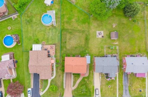 3104 Valley Ridge Rd, Mckeesport PA  15133-2412 exterior