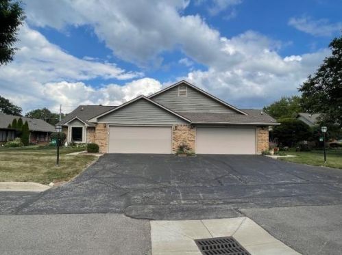 557 Raintree Pl, Englewood, OH 45322-2692
