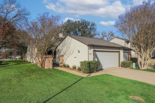 1032 Woodoak Ct, Fort Worth, TX 76112-2006