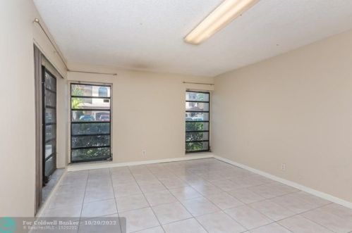9260 16th St, Hollywood, FL 33024-4570