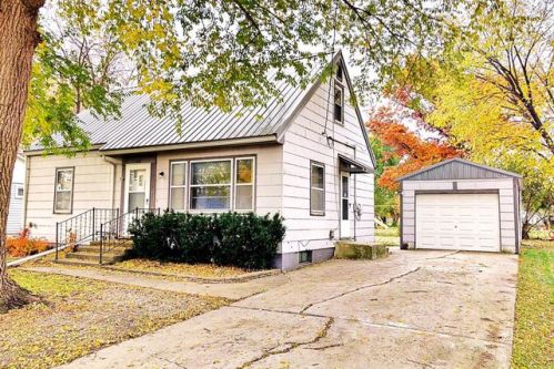 734 14th St, Wieston, IA 50563-7709