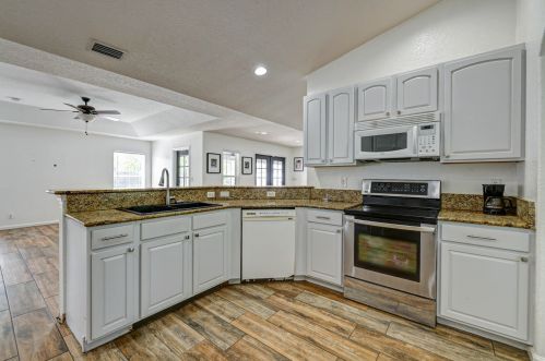 912 Paar Dr, Fort Pierce FL  34953-5623 exterior