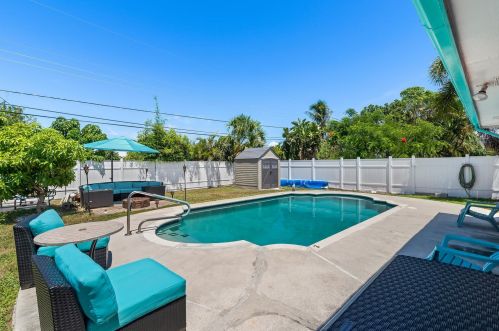 231 9th Ave, Boynton Beach FL  33435-3139 exterior