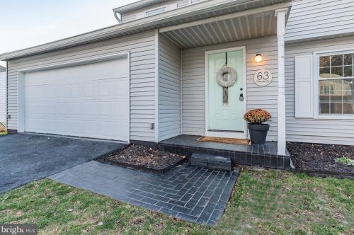 63 Fairway Dr, Camp Hill, PA 17011-2065