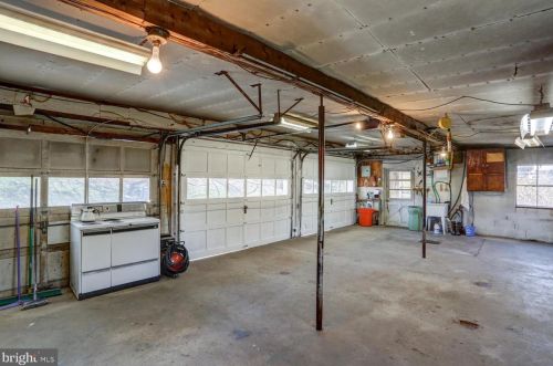 210 Hoernerstown Rd, Hummelstown PA  17036-9503 exterior