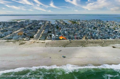 3006 Ocean Rd, Lavallette NJ  08735-1919 exterior