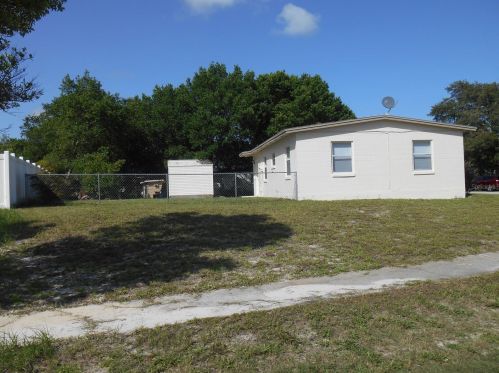 2202 Flamingo Ave, Deltona, FL 32738-3024