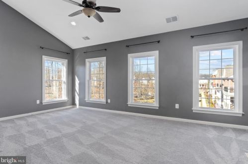 22476 Dinah Pl, Leesburg VA 20175-4808 exterior