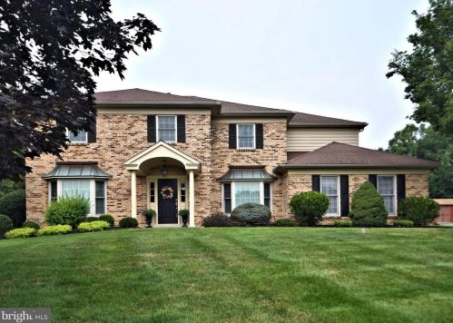965 Carriage Ln, Blue Bell, PA 19422-3012