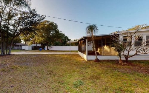7116 Date Palm Ave, Saint Petersburg FL  33707-2013 exterior