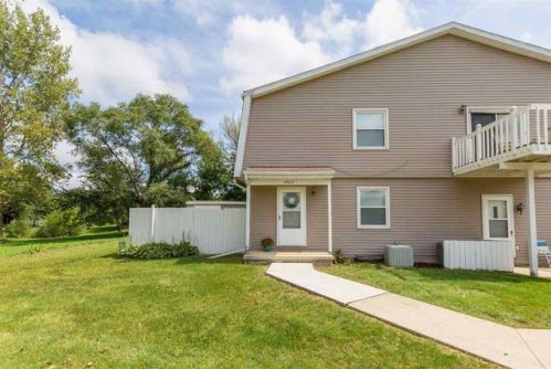 4867 Harmony Pl, Waterloo, IA 50701-9294