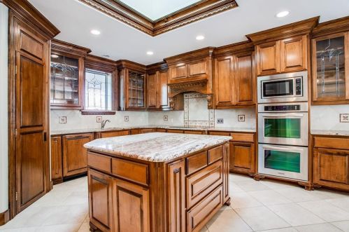 1111 Pebble Beach Dr, Midlothian TX  76063-2645 exterior