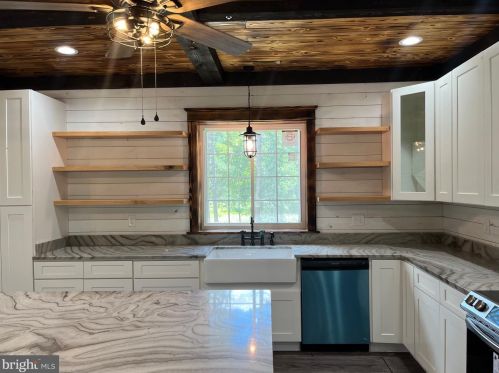 594 Baynesville Rd, Montross VA  22520-2325 exterior