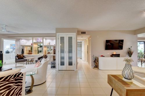 15322 Strathearn Dr, Delray Beach, FL 11801-2848