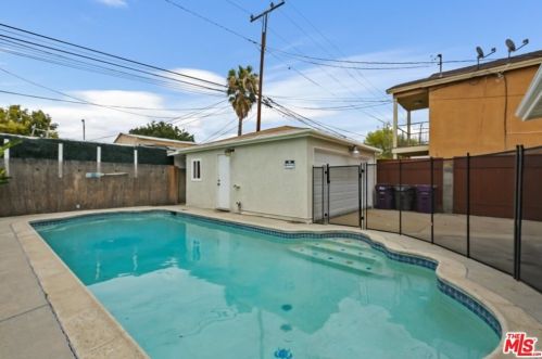 55 Louise St, Long Beach, CA 90805-5226