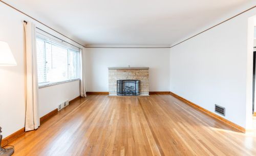 2634 Bonnie Dr, Cincinnati, OH 45230-1106