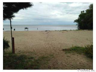 700 Edgemere Dr, Rochester, NY 14612-1724