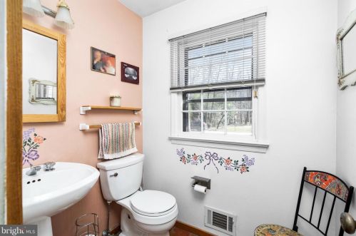 18 Balsam Ct, Lawrence Township NJ  08648-3118 exterior