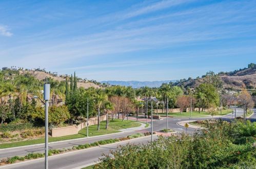 24809 Calle Cedro, Calabasas, CA 91302-3037