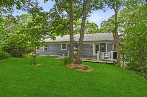 10 Deacons Path, Sandwich, MA 02563-2228