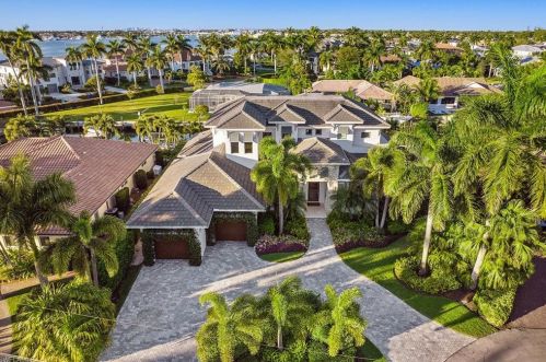 1275 Wahoo Ct, Naples, FL 34102-1547