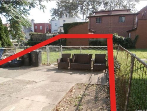 1026 232nd St, Bronx, NY 10466-4812