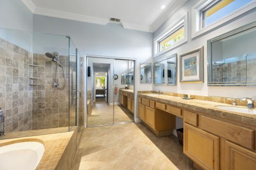 150 Kavenish Dr, Rancho Mirage CA  92270-3228 exterior