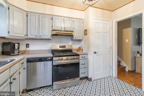 1611 Buttonwood Rd, Flourtown PA  19031-2202 exterior