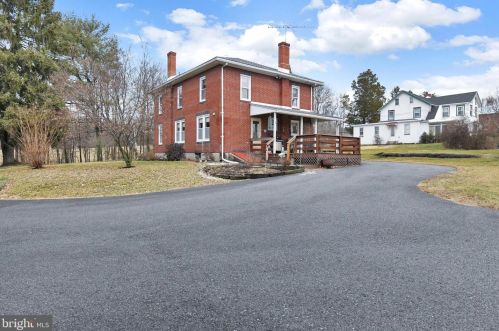 1127 Leesport Rd, Dauberville, PA 19533-9323