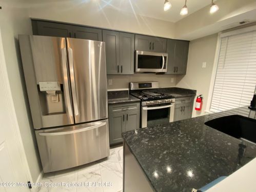 11 Duncan Way, East Freehold NJ  07728-4349 exterior