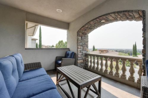 1781 Summer Cloud Ct, Folsom CA  95630-6249 exterior