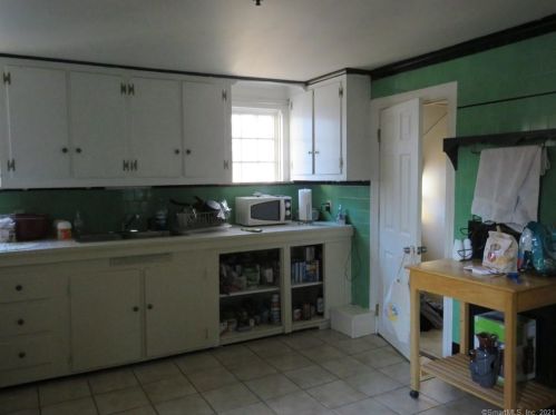 207 Main St, Colchester CT  06415-1405 exterior