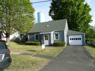 326 Hampton Ave, Defreestville, NY 12144-3711