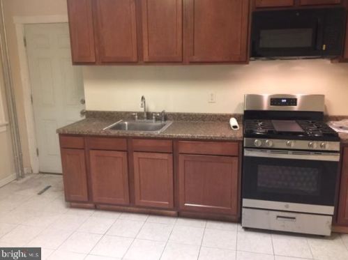 379 Brunswick Ave, Trenton NJ  08618-5910 exterior