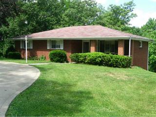 1083 Overlook Dr, Washington, PA 15301-5927