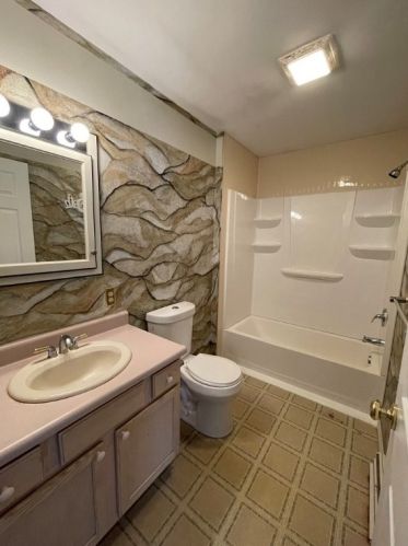 830 Cook School Rd, Bridgeville PA  15017-2600 exterior