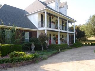 4191 Westbrook Rd, Memphis, TN 38135-1300