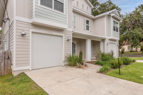 1123 De Villiers St, Pensacola, FL 32501-3010