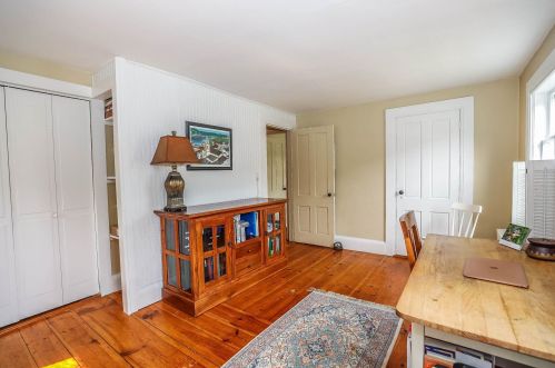 7 Carriage Rd, Amherst NH  03031-2933 exterior