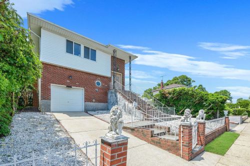 356 Keller Ave, Floral Park, NY 11003-3136