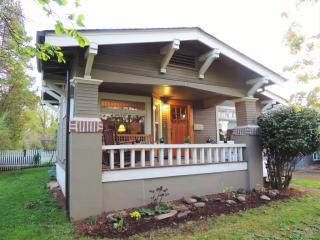 1105 Pine St, Silverton, OR 97381-1322