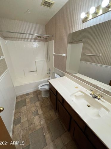 18194 59 Ln, Glendale AZ  85301-7805 exterior