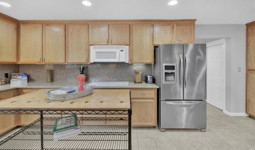 311 Edgewood Dr, Vacaville CA  95688-3602 exterior